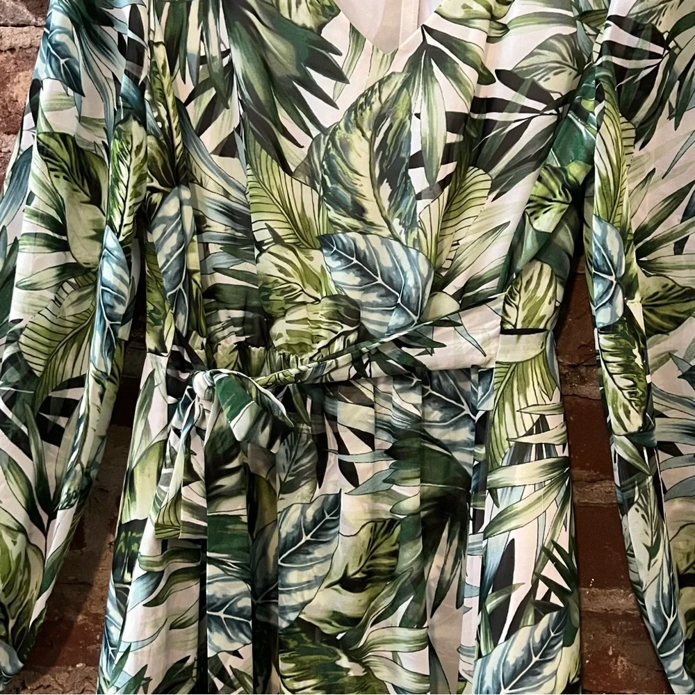 Nine West long sleeve maxi dress with green and white tropical leaf pattern - Picture 5 of 6